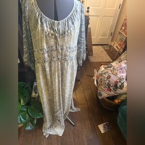 Urban Outfitters Cope Cream and Gray Maxi Dress With Floral and Paisley Design
